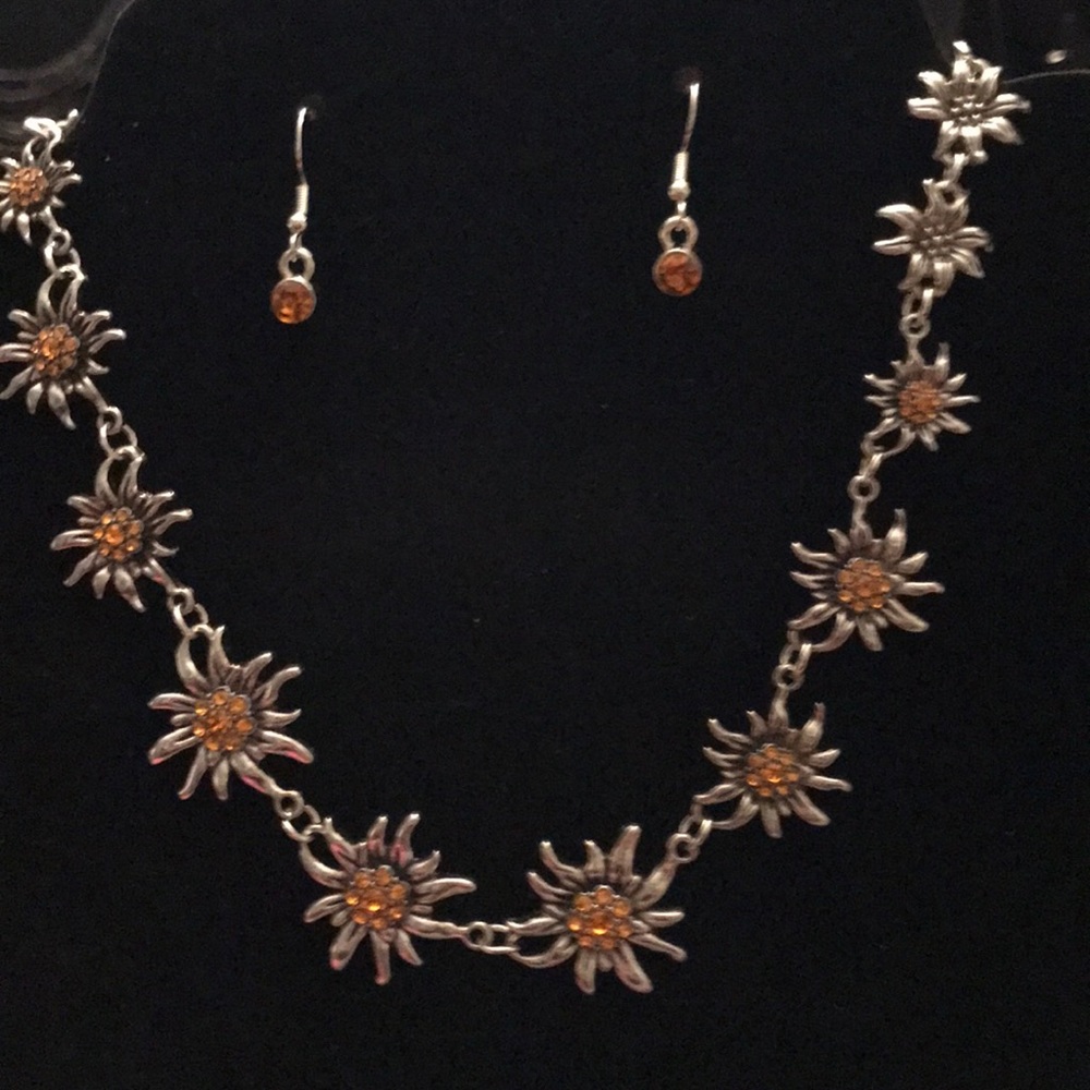 Ladies jewelry